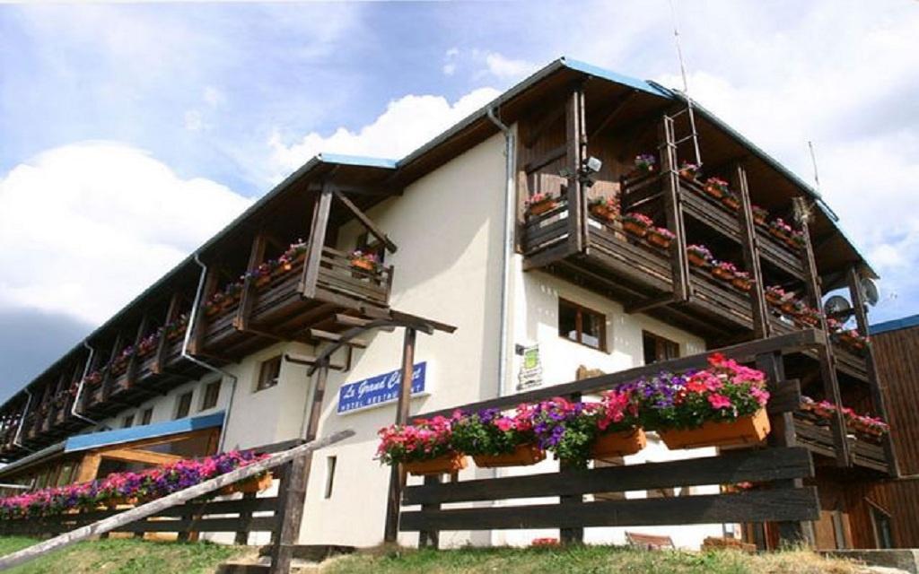 Chalet foncine le haut
