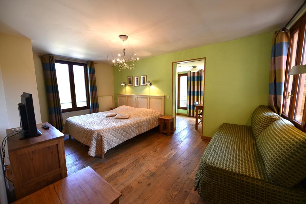 Hotel chalet du lac novalaise
