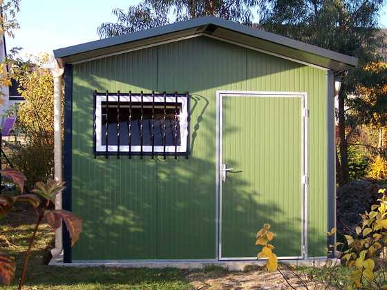 Cabane de jardin isolée
