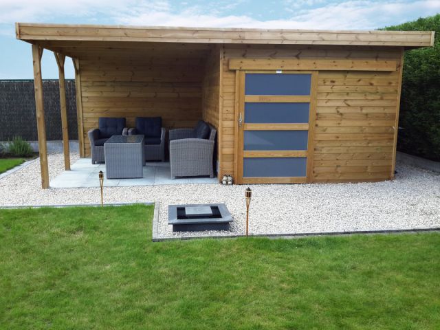 Abri jardin avec terrasse
