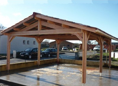 Abri extérieur en bois
