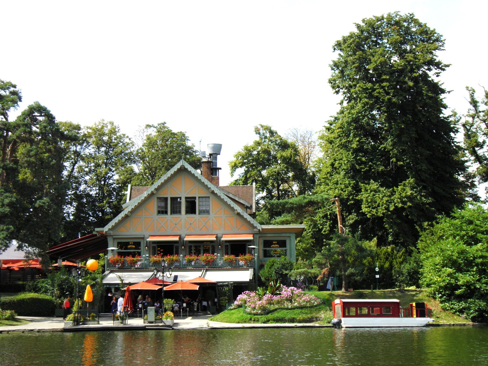 Chalet des iles - lac du bois de boulogne - 75016 paris