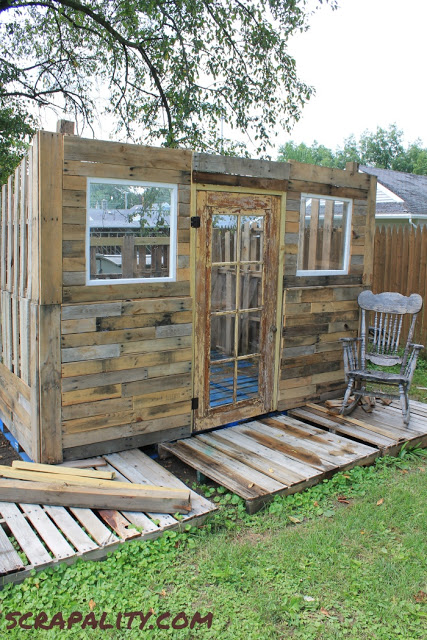 Abris de jardin en palette bois
