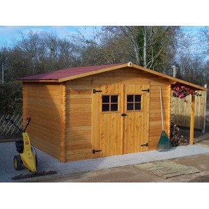 Abri de jardin en bois avec bucher
