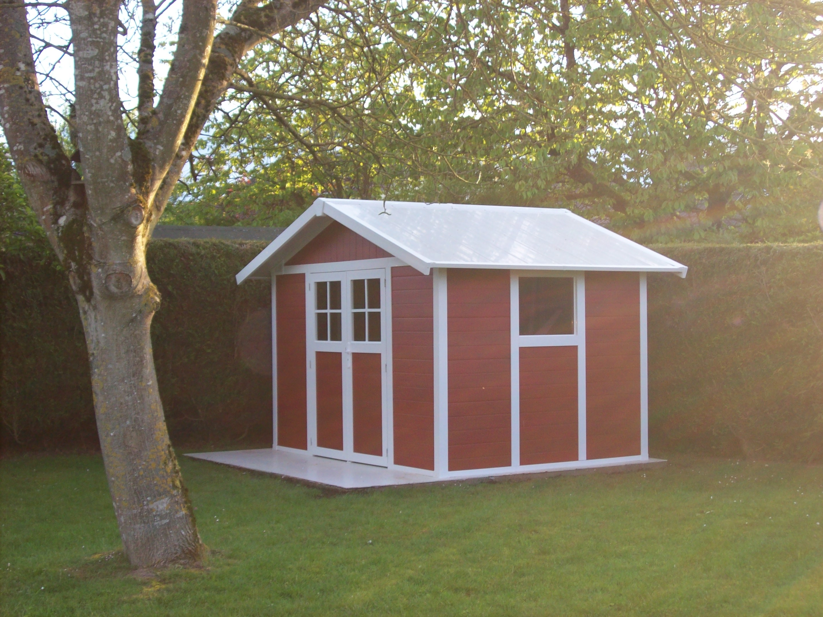 Cabane de jardin bleu
