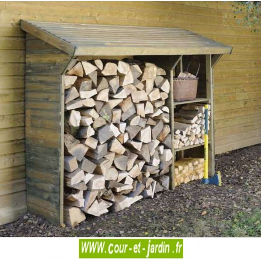 Abri pour le bois
