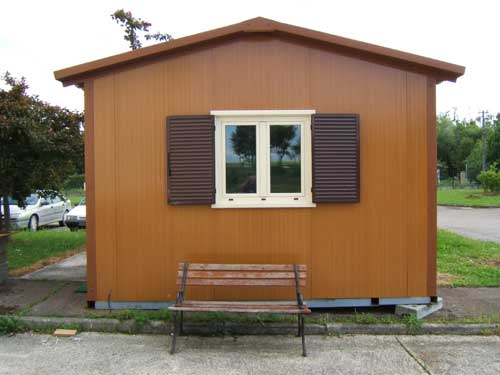 Cabane jardin isolée
