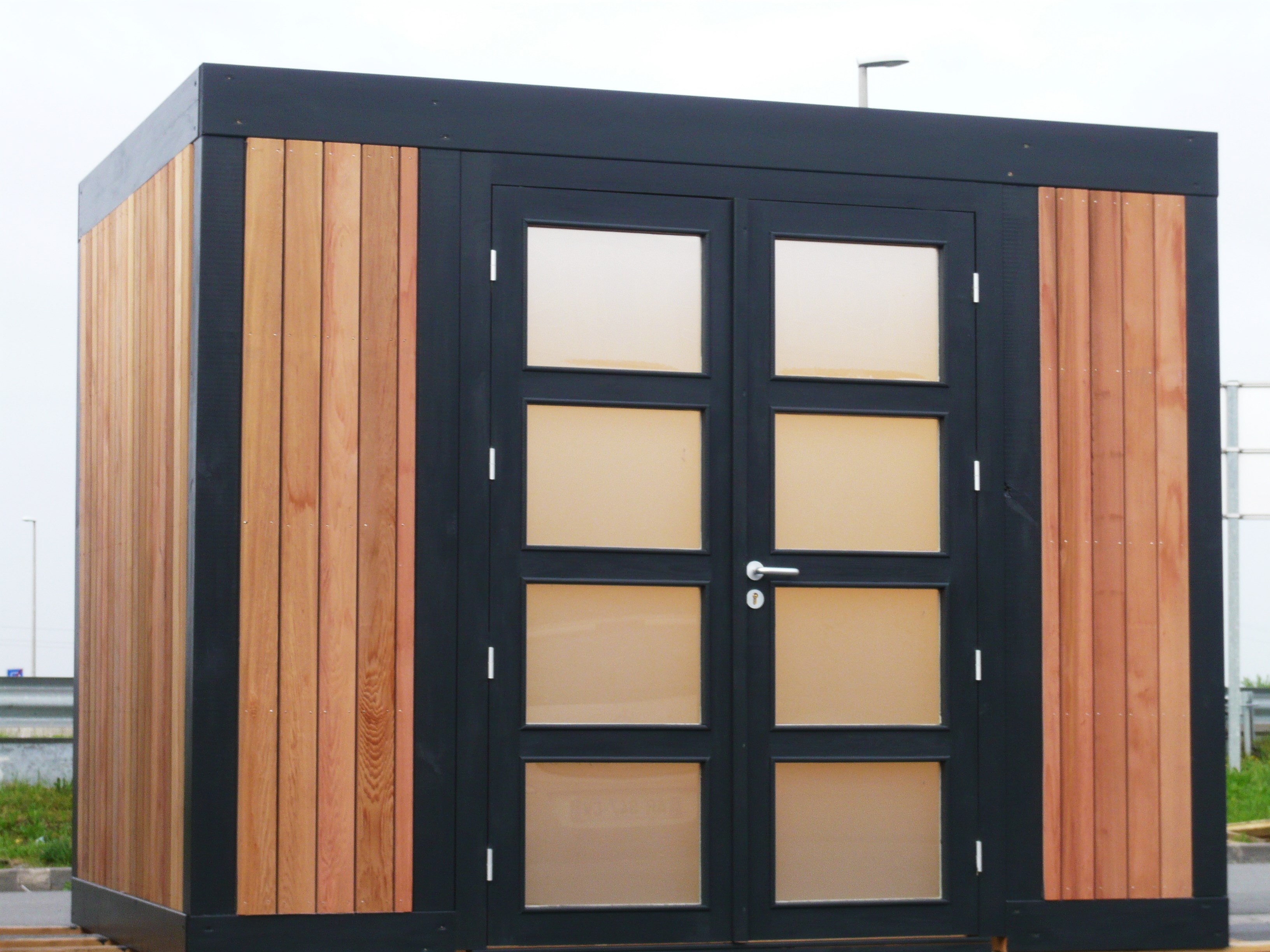 Abris jardin design pas cher
