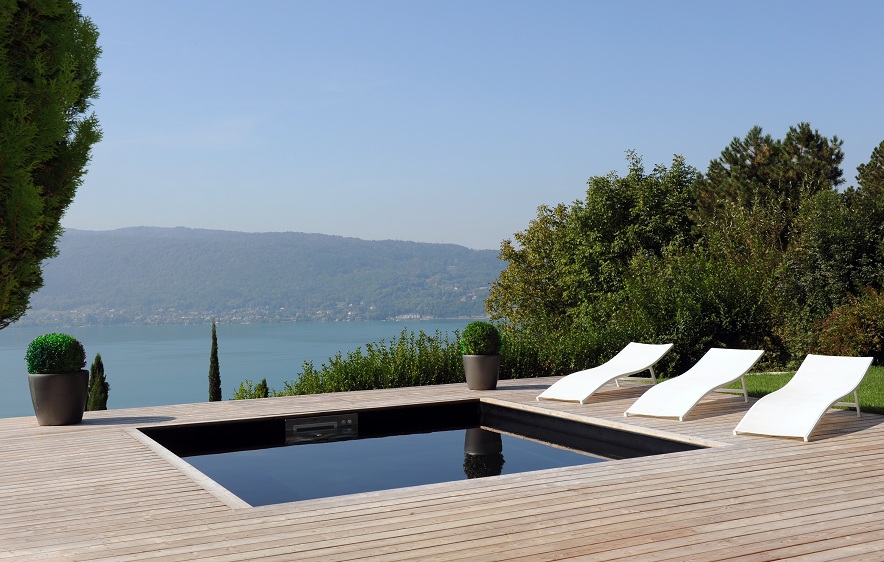 Abri jardin piscine
