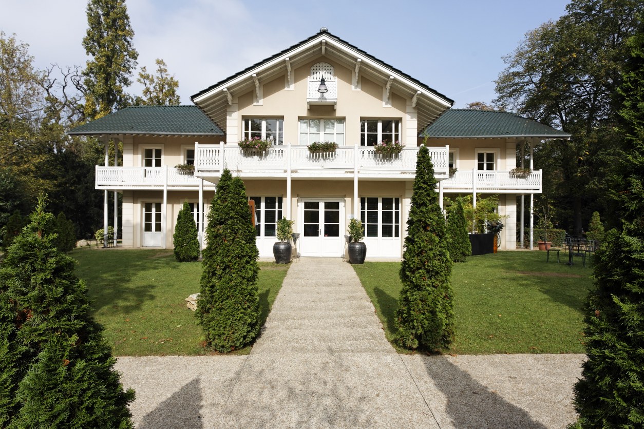 Chalet de la porte jaune plan
