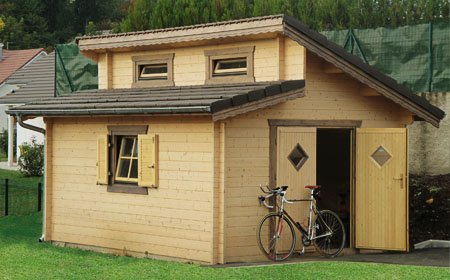 Chalet et jardin
