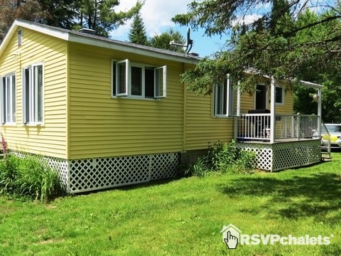 Chalet jaune
