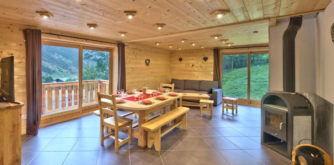 Chalet montagne meuble
