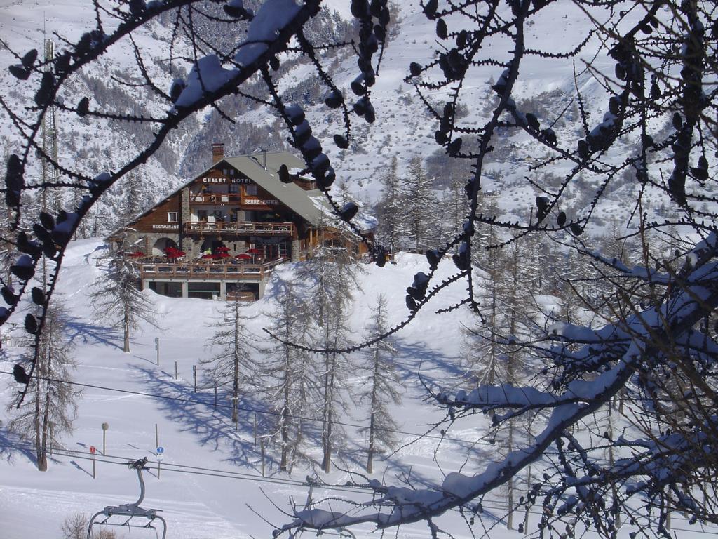 Chalet hôtel de serre ratier