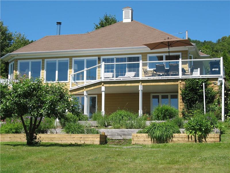 Chalet à louer charlevoix bord du fleuve