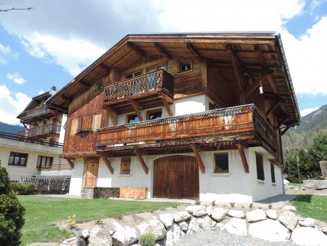 Location chalet praz sur arly pied des pistes