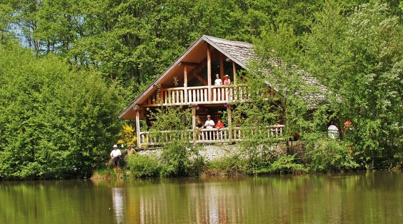Etang privé carpe avec chalet