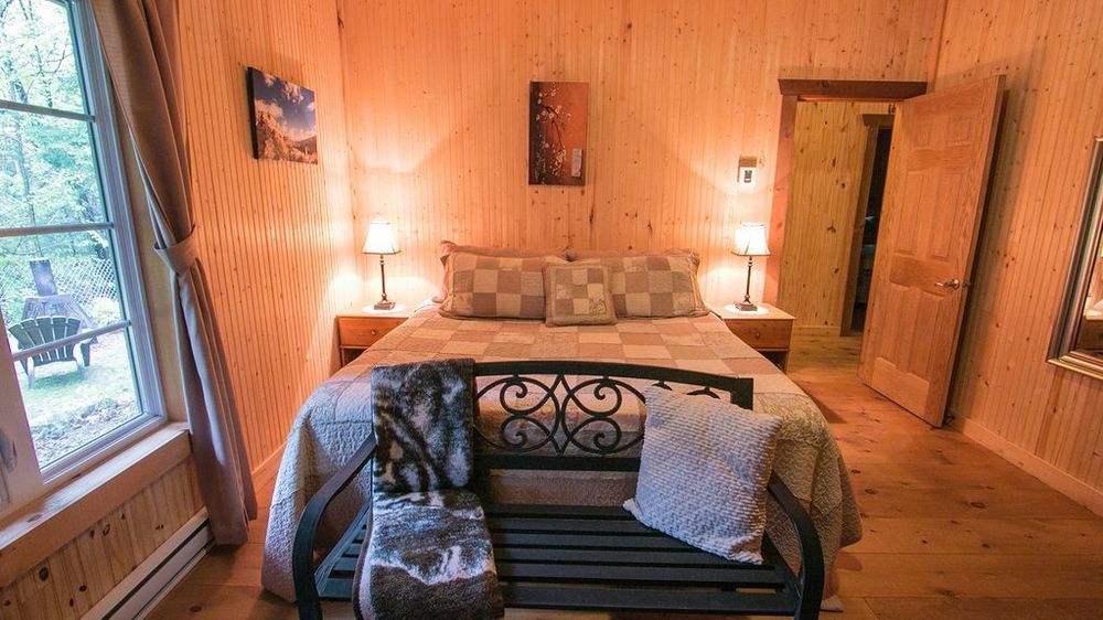 Waterfront chalet near tremblant 3 bdrm le milan
