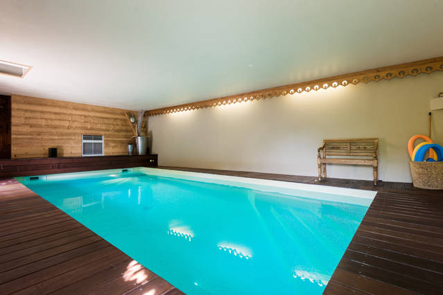 Chalet avec piscine intérieure jura location