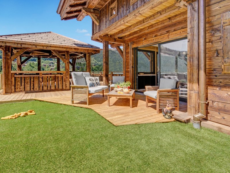 Chalet avec pergola