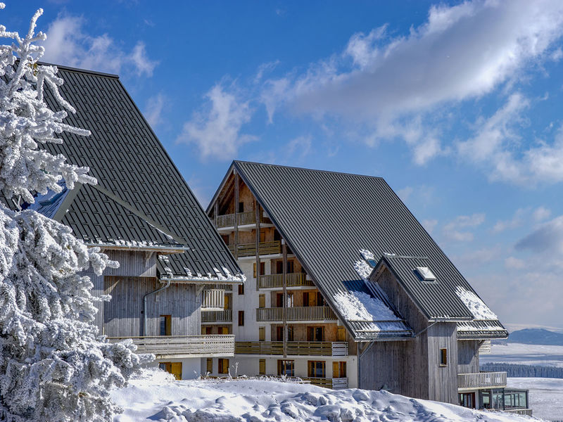 Chalet avec piscine super besse