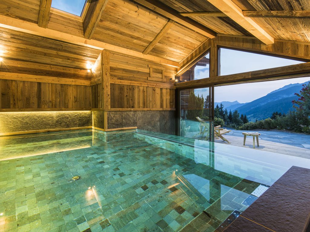 Chalet avec piscine interieur a louer