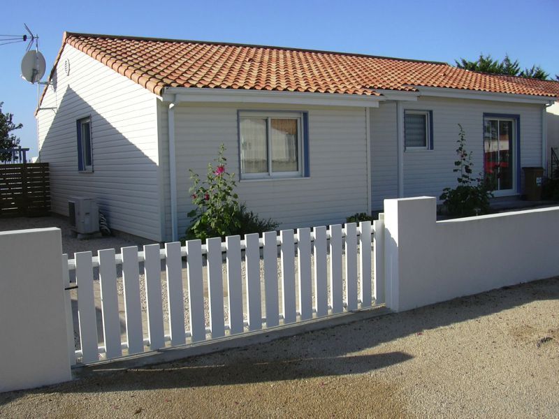 Chalet pvc imitation bois