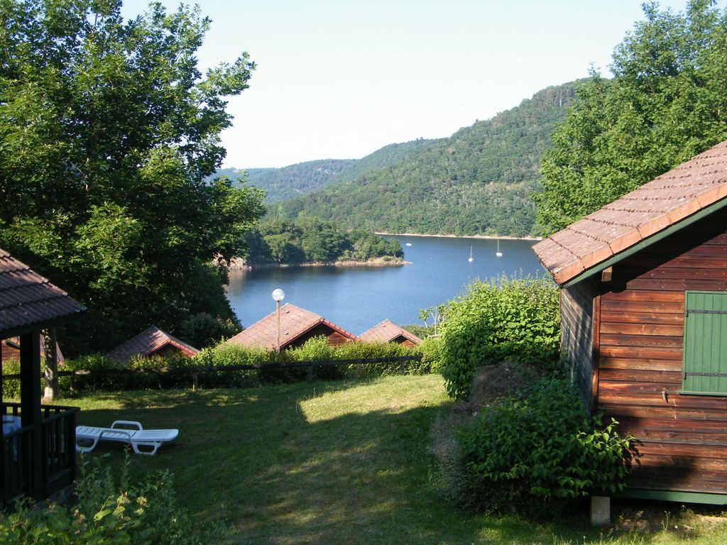 Photo chalet bord de lac