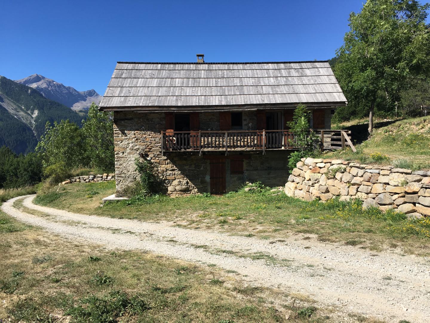 Location chalet isolé hautes alpes