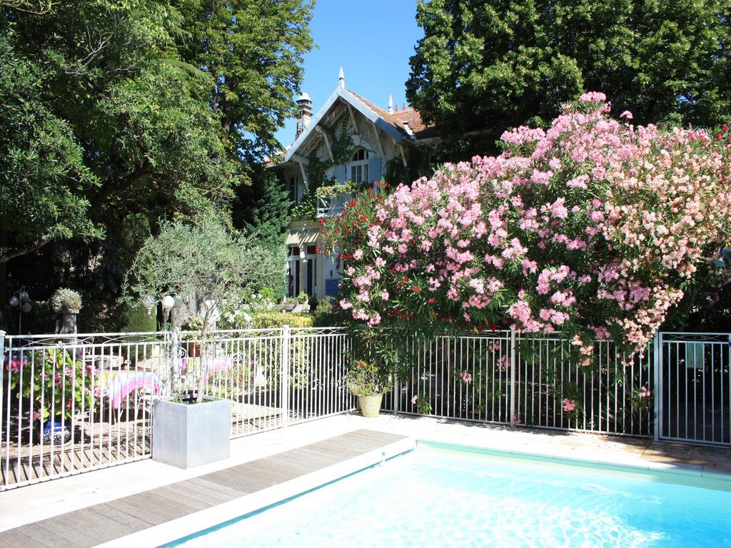 Le chalet fleuri st remy de provence