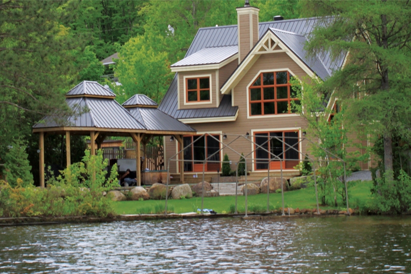 Canada chalet lac hiver