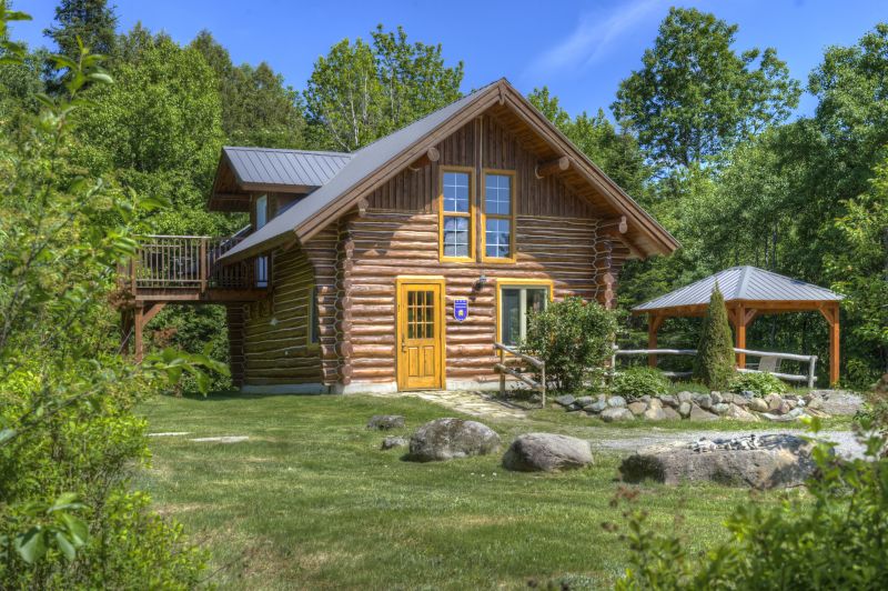 Chalet dans le bois a louer