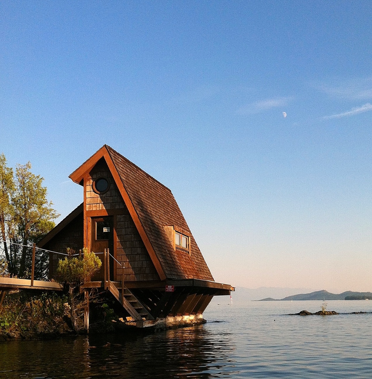 Chalet sur le bord de l eau