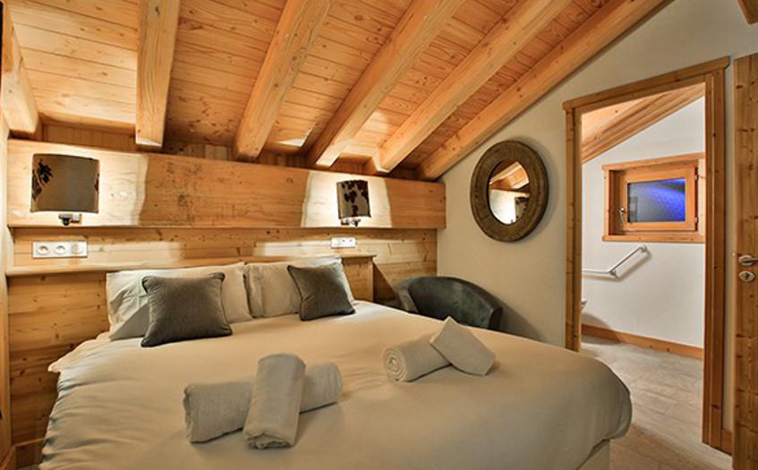 Chalet iris