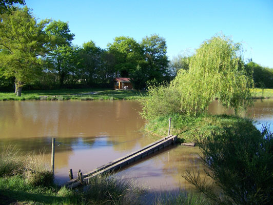 Location étang privé avec chalet