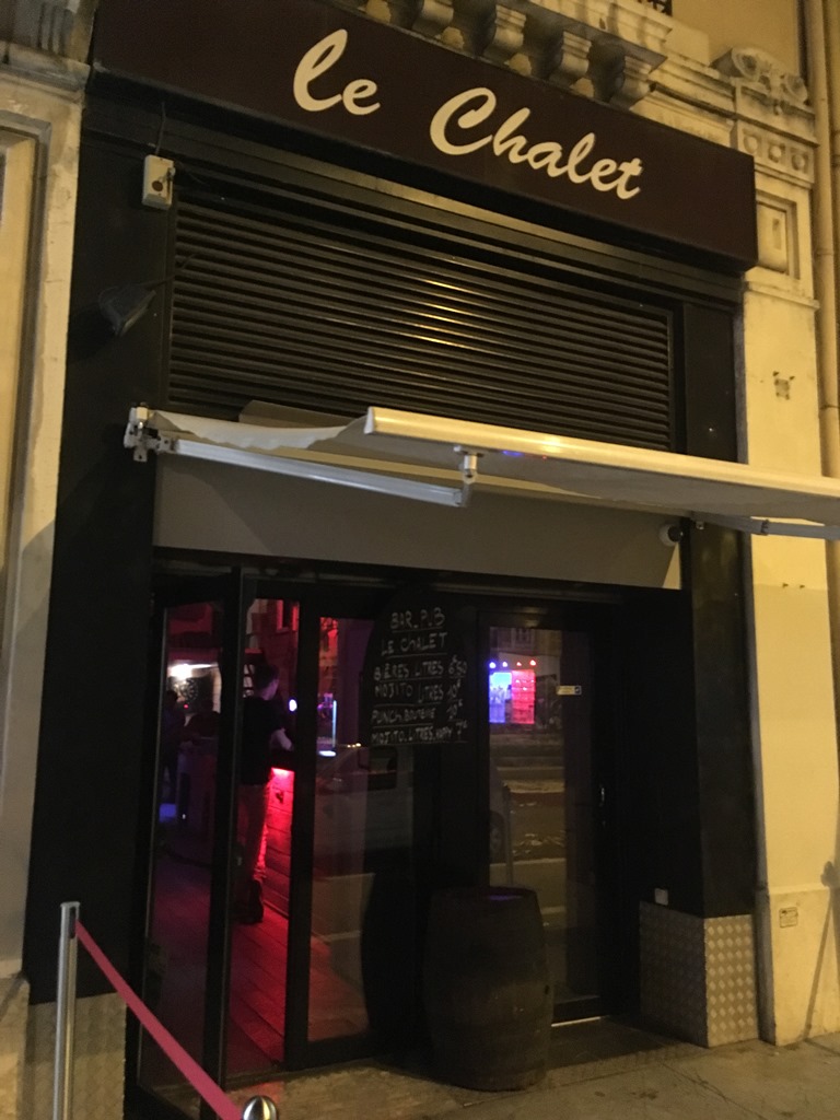 Le chalet bar