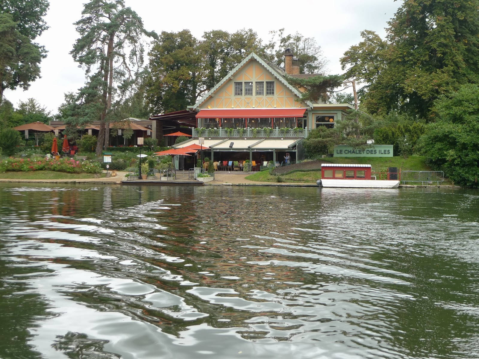 Le chalet des iles porte de la muette
