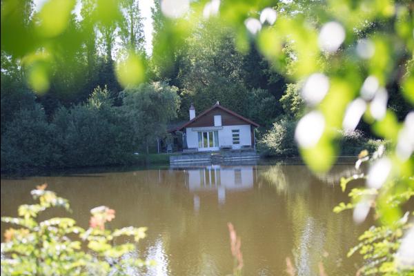 Location chalet avec etang peche privé lorraine