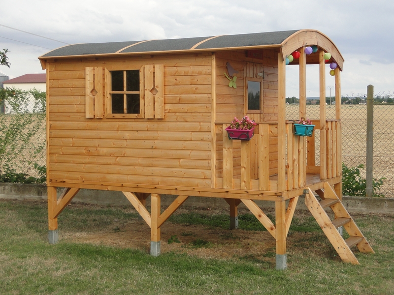 Construire un chalet en bois sur pilotis