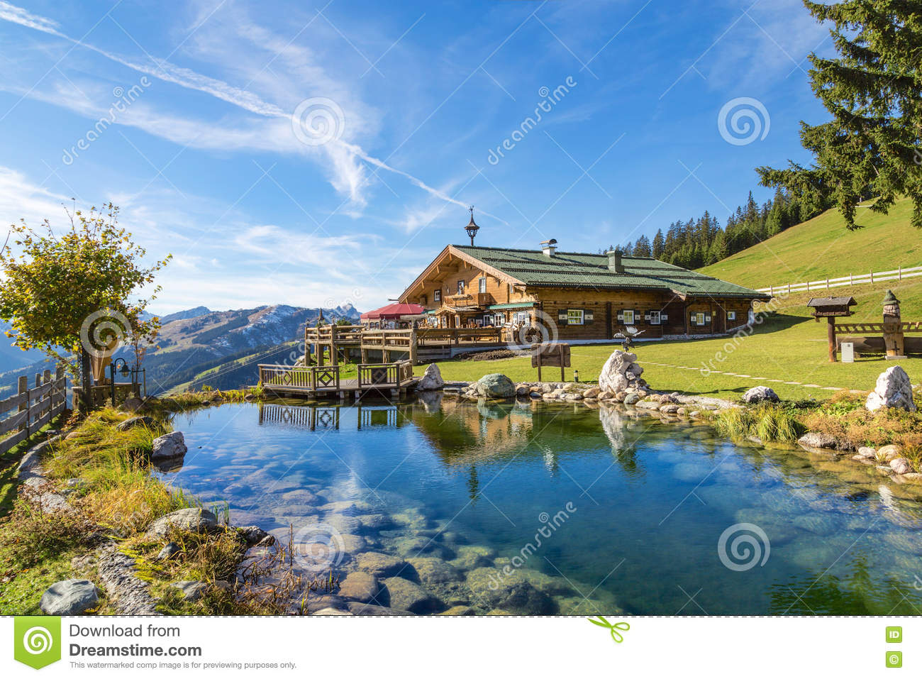 Etang avec chalet