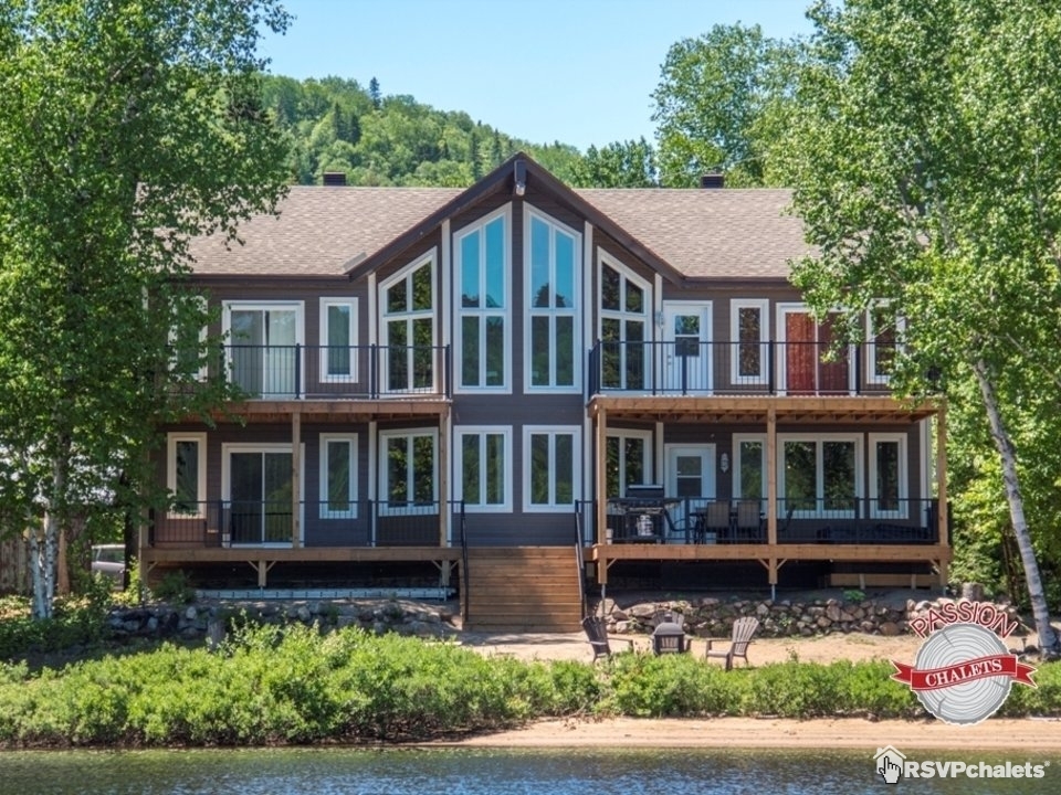 Chalet sur le bord de l eau
