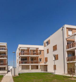 Chalet accession
