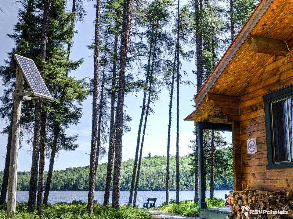Chalet sur le bord de l eau