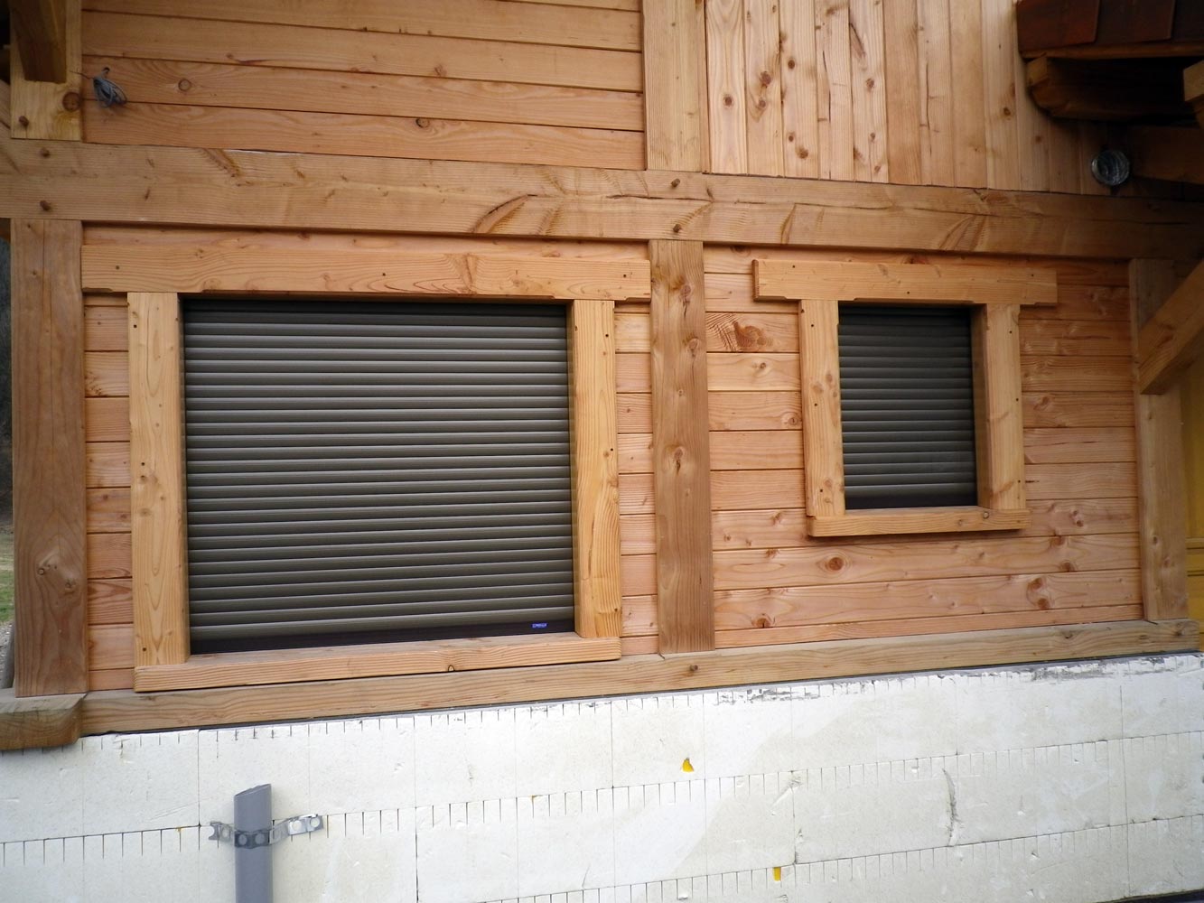 Encadrement fenetre chalet