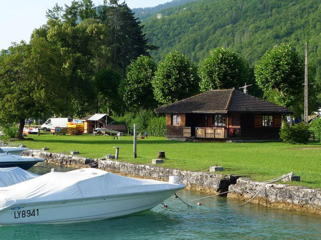 Chalet bord de lac a louer