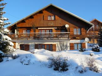Location chalet 25 personnes massif central