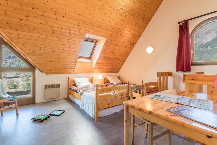 Chalet les abeilles chantemerle