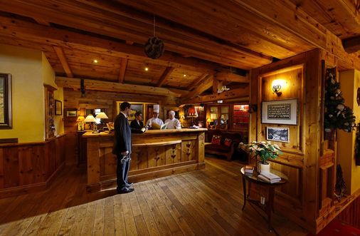 Les bas rupts et chalet fleuri