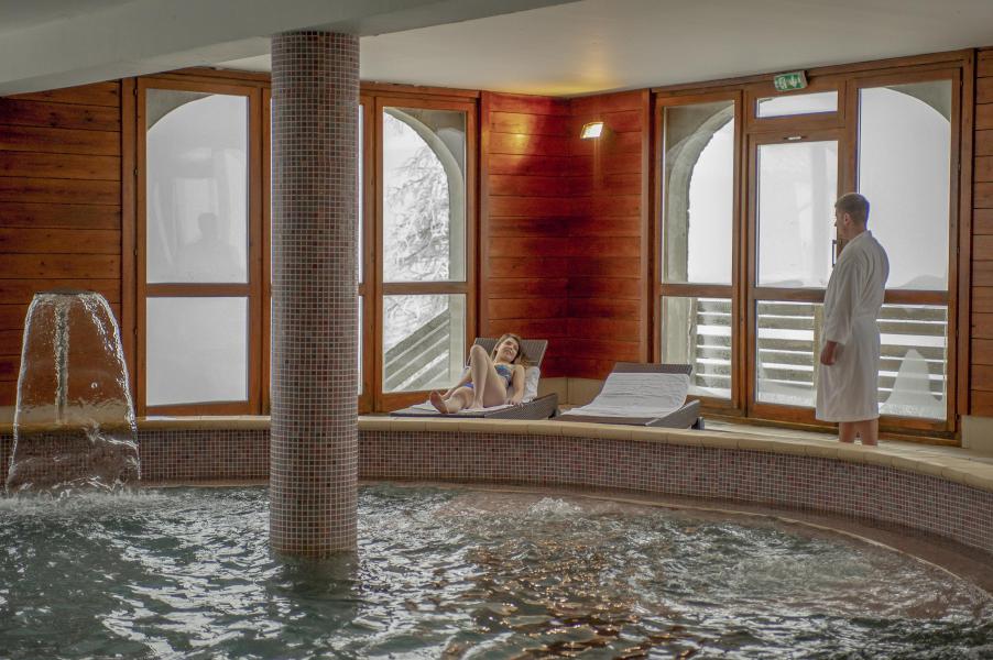 Chalet avec piscine super besse