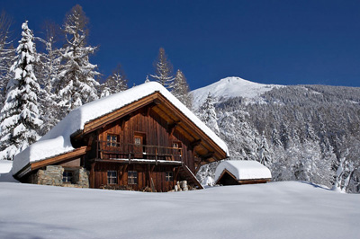 Montagne chalet neige